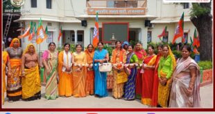 Hundreds of workers of BJP Mahila Morcha Sawai Madhopur participated in women's protest movement in Jaipur