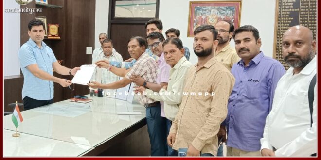 Memorandum submitted to the Chief Minister regarding the demand for journalist protection law in sawai madhopur