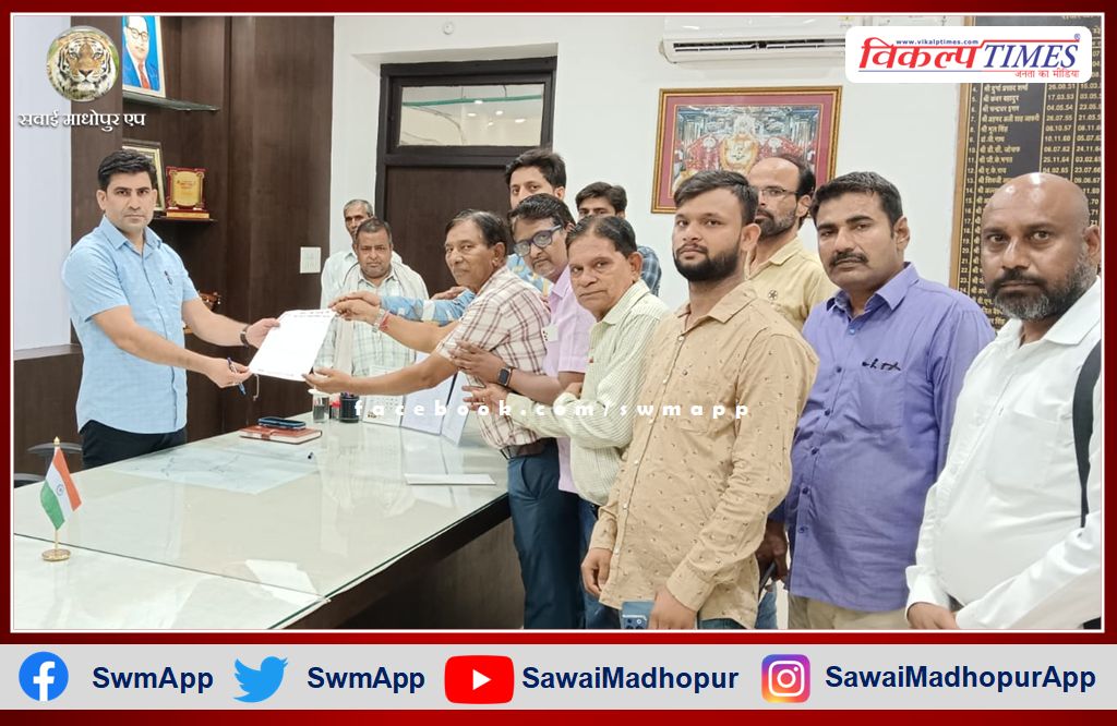 Memorandum submitted to the Chief Minister regarding the demand for journalist protection law in sawai madhopur 