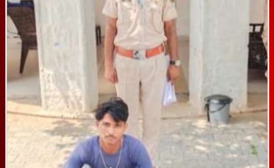 One accused arrested while transporting illegal desi liquor