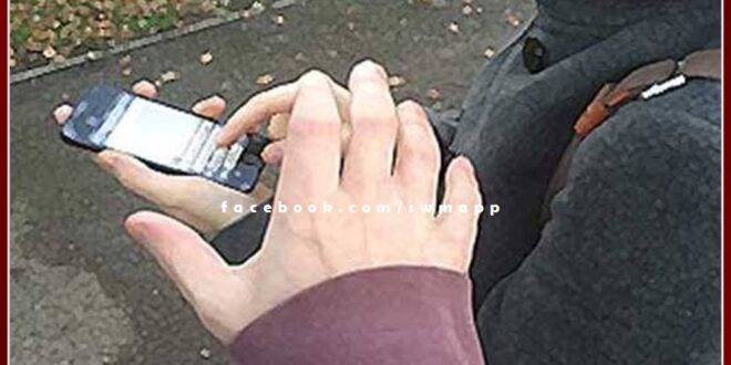 Two bike riders escaped after snatching mobile from hand in one fell swoop in gangapur city