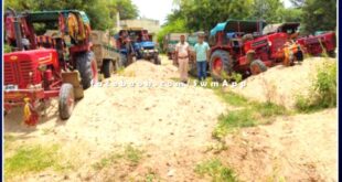 Chauth ka Barwada police station seized 5 tractor-trolleys while transporting illegal gravel in sawai madhopur