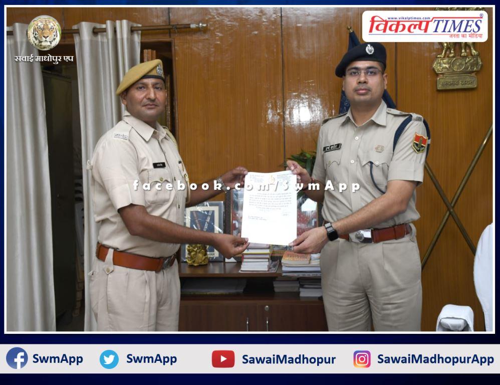 Constable saved the life of a woman who was going to commit suicide on Chambal Bridge in sawai madhopur