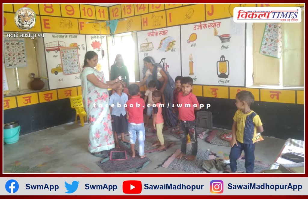 Iron supplements given to pregnant women and children on Shakti Diwas in sawai madhopur