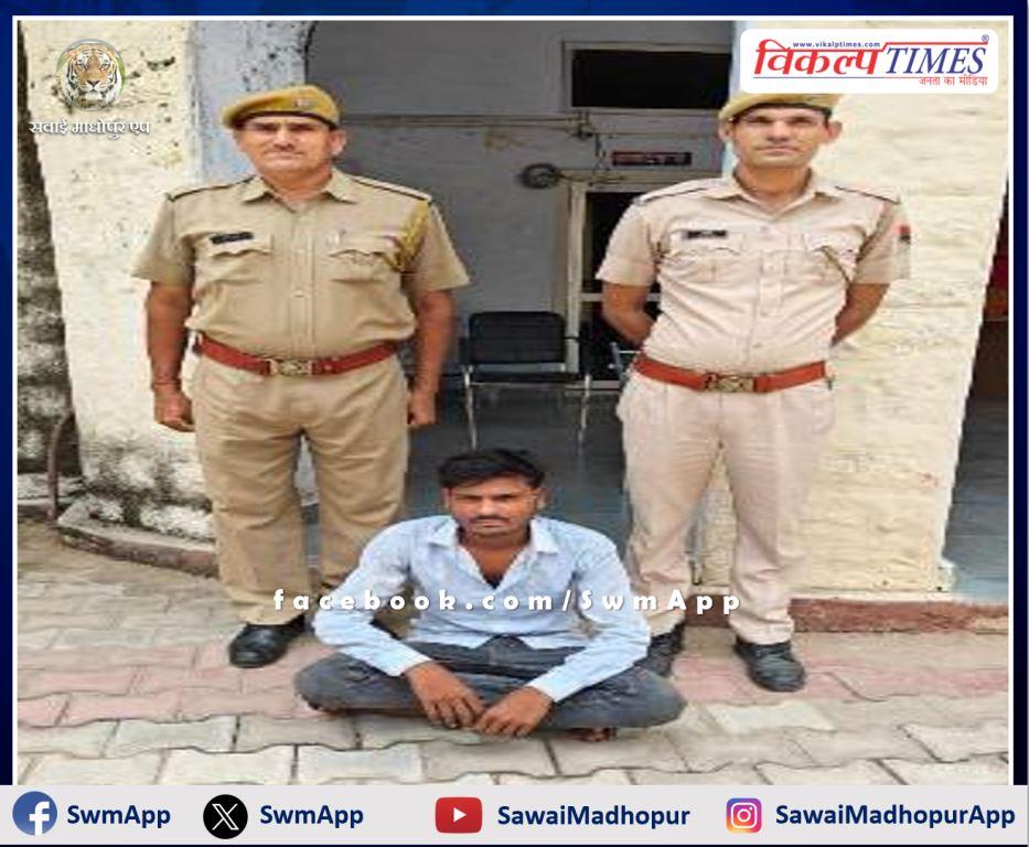 Police seized tractor-trolley while transporting illegal gravel and the driver arrested in rawanjna dungar sawai madhopur