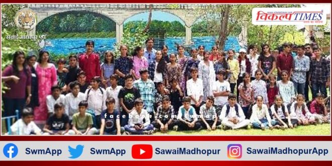 Students visited Gharial Sanctuary