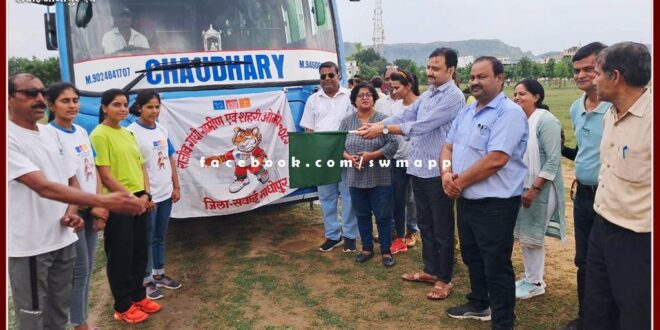 17 winning teams of the district leave for Jodhpur to participate in state level competitions.