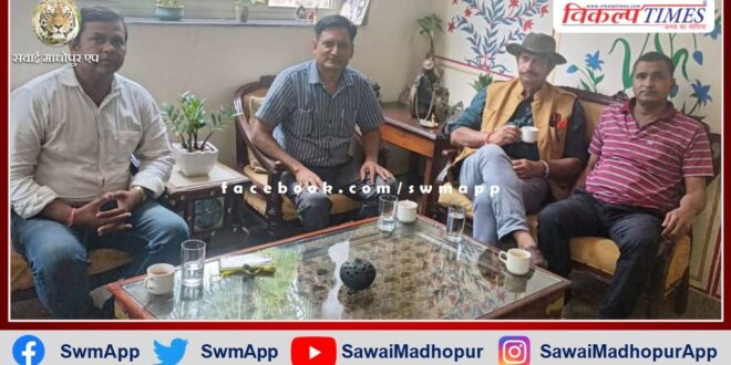 Aam Aadmi Party starts distribution of guarantee cards in sawai madhopur