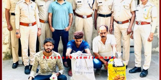 4 cases filed for transportation of illegal handcuffs and illegal desi liquor