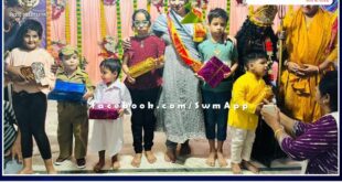 Children showed their skills in fancy dress competition in sawai madhopur