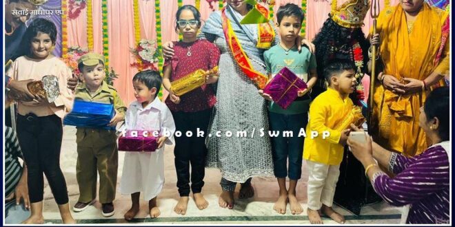 Children showed their skills in fancy dress competition in sawai madhopur