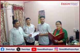Distribution of voter slips with QR code started to voters in sawai madhopur