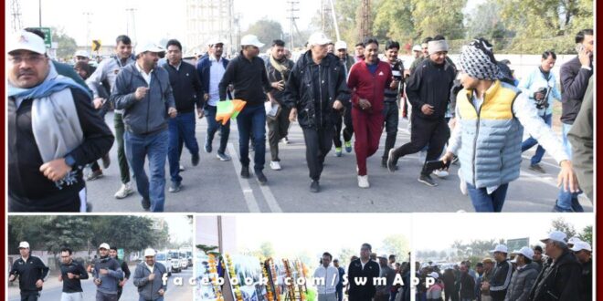 Agriculture Minister Dr Kirodi Lal Meena flagged off to the marathon in sawai madhopur