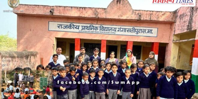 Retired and senior teacher Premchand Verma and his son distributed jerseys to the students in sawai madhopur