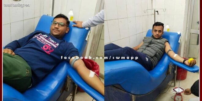 Sonu saved the life of an unknown patient by donating blood for the 20th time and Mukesh for the 16th time