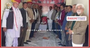 Congressmen celebrated the birth anniversary of former Union Minister Rajesh Pilot