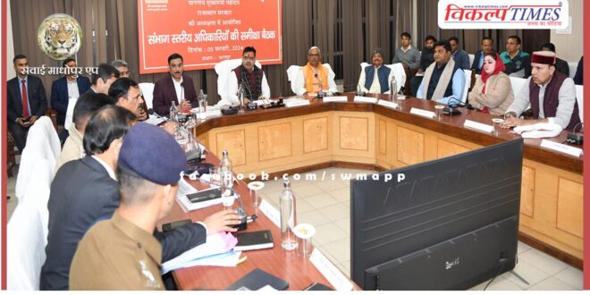 Quickly solve the problems of the common people through public hearing, do regular monitoring of important development works - Chief Minister