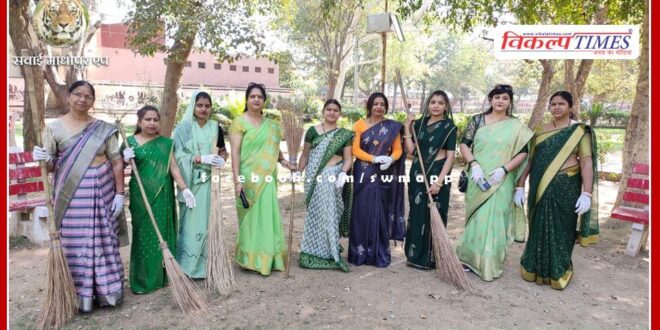 Women members of Watan Foundation donated labour on International Women's Day in sawai madhopur