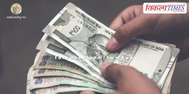 2 crore rupees were being carried in the car, case registered against two people including BJP leader in karnataka