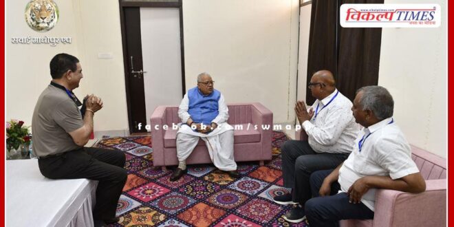 Governor Mishra interacted with officials of Red Cross district unit