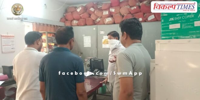 Cleaning campaign in Zila Parishad office Sawai Madhopur, CEO Hariram Meena himself did the cleaning