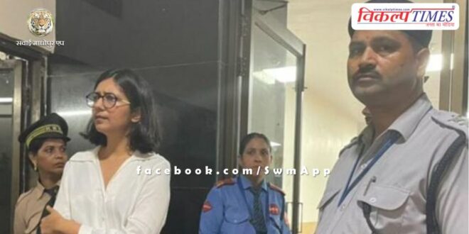Delhi News MP Swati Maliwal at Arvind Kejriwal's house
