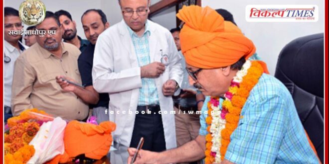 Dr. Sushil Bhati assumes charge as acting superintendent of SMS Hospital