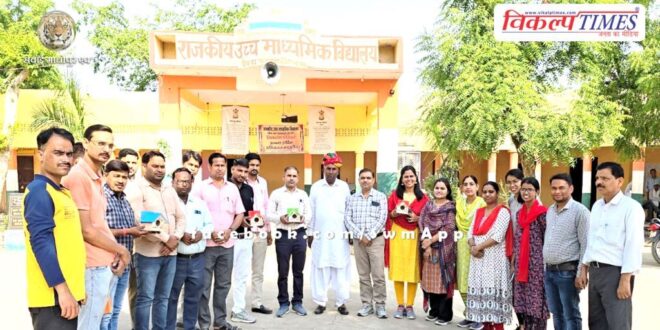 Initiative of Mharon Barwada Foundation in summer, artificial nests installed for birds in chauth ka barwada