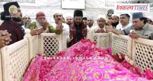 Muslims offered chadar at the Dargah with the prayer that Narendra Modi should become PM again