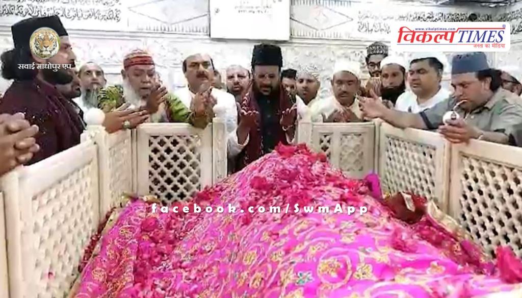 Muslims offered chadar at the Dargah with the prayer that Narendra Modi should become PM again