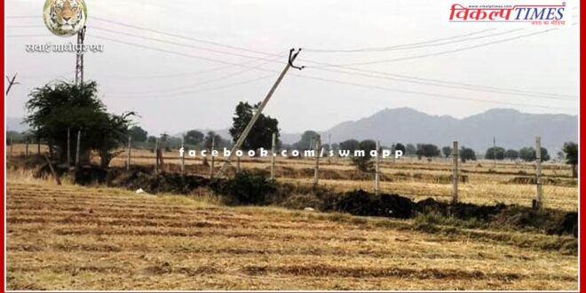 Possibility of accident due to slanting of electric pole