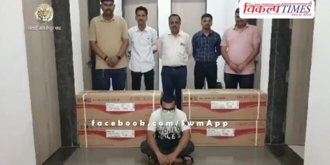 Scorching Heat Gujarat News truck drive ac police