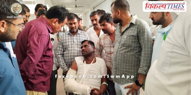 UmmedaRam Beniwal met the injured journalist in Jodhpur