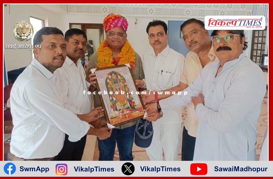 Congress officials welcomed Avinash Pandey, National General Secretary of Congress and in-charge of Jharkhand