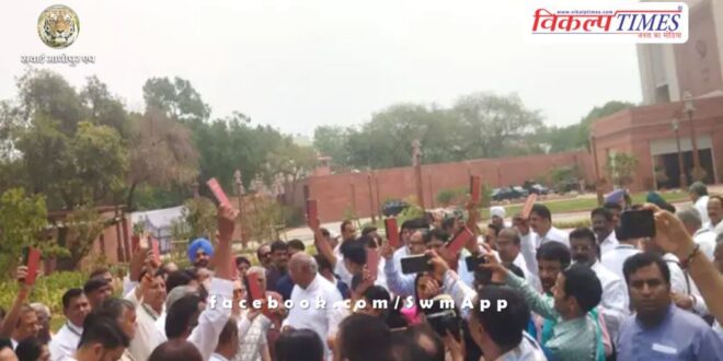 India alliance protested on the first day of Parliament session