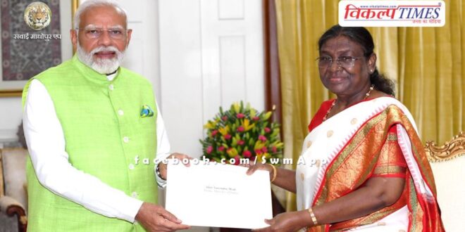 Prime Minister Narendra Modi resigns, NDA will present claim to form government before the President today