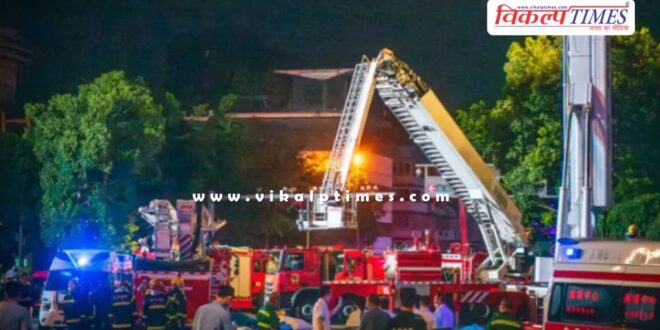 Fire incident news in shopping center in China