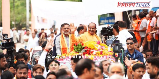 Loksabha Speaker Om Birla convoy entered Kota from Bundi while doing road show