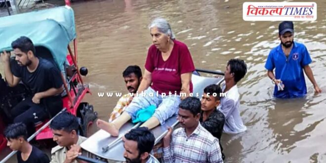 Flood In Gujarat thousands rendered homeless