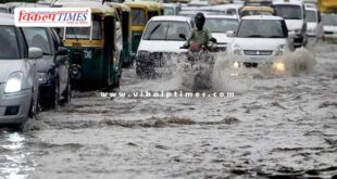 Heavy in Delhi, orders to keep schools closed