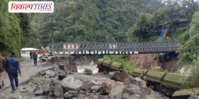 Heavy rain in Uttarakhand, police appeals to postpone Kedarnath Yatra
