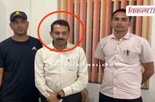 ACB traps joint director of tex deparment taking bribe of Rs 8 lakh in udaipur