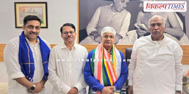 Rajendra Pal Gautam, minister in Delhi government, joins Congress
