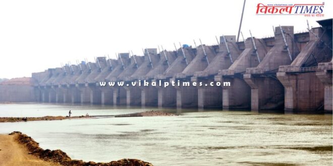 Testing of the gate of Rajasthan largest Navnera Dam in kota