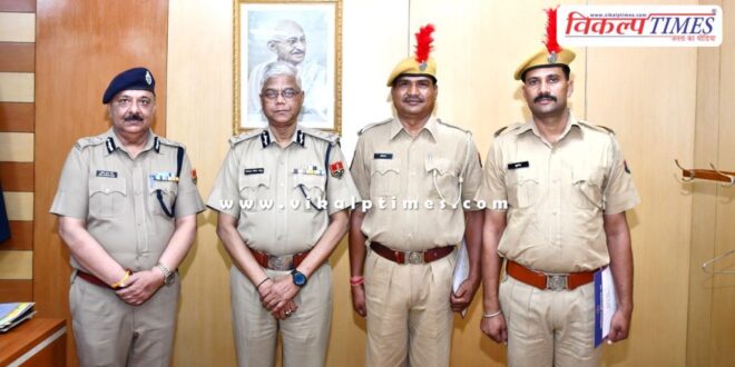 Two policemen honored for rescuing 5-year-old girl in rajasthan