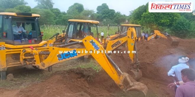 child falls into borewell in bandikui dausa