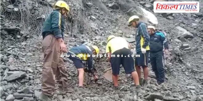 landslide in sonprayag kedarnath dham yatra route uttrakhand