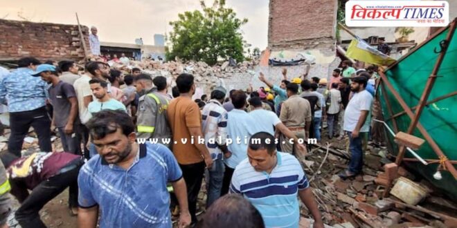 meerut uttar pradesh three storey house collapsed