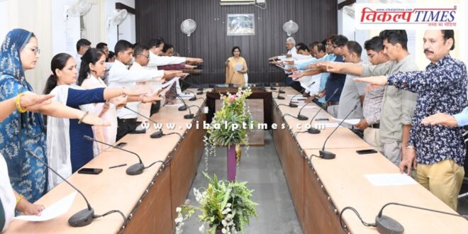 Collector Shubham Chaudhary administered oath on National Unity Day in sawai madhopur