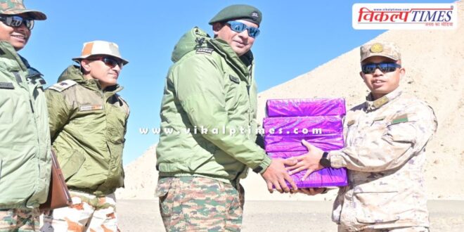 Soldiers distributed sweets to each other on the India-China border on diwali